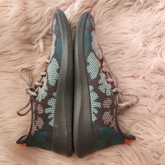 AllBirds Met 150 Tree Runners Haverman floral leaf Bouquet  display picture 3